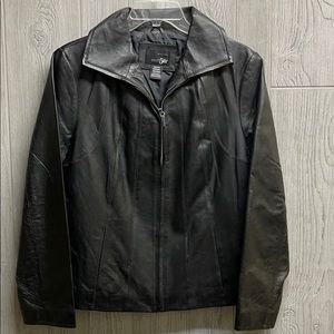 💥Women’s Black Leather Jacket💥